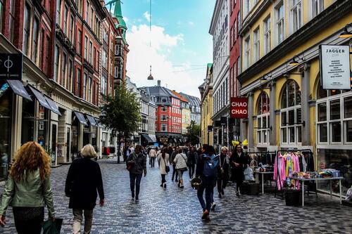Laufkunden in der Innenstadt.